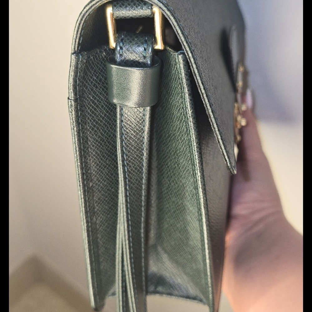 LOUIS VUITTON Pochette Clutch Bag Green Taiga Leather - Picture 2 of 11